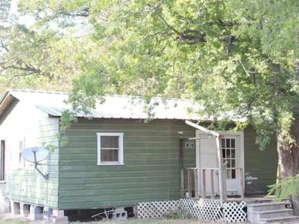 301 E Wood Street, Streetman, TX 75859