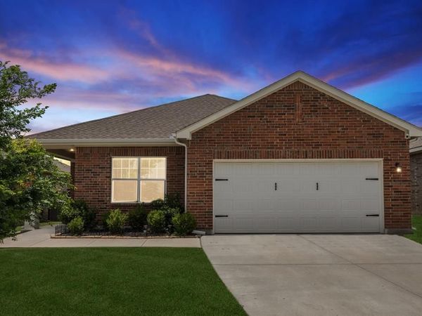 1601 Shadow Hawk Drive, Fort Worth, TX 76052