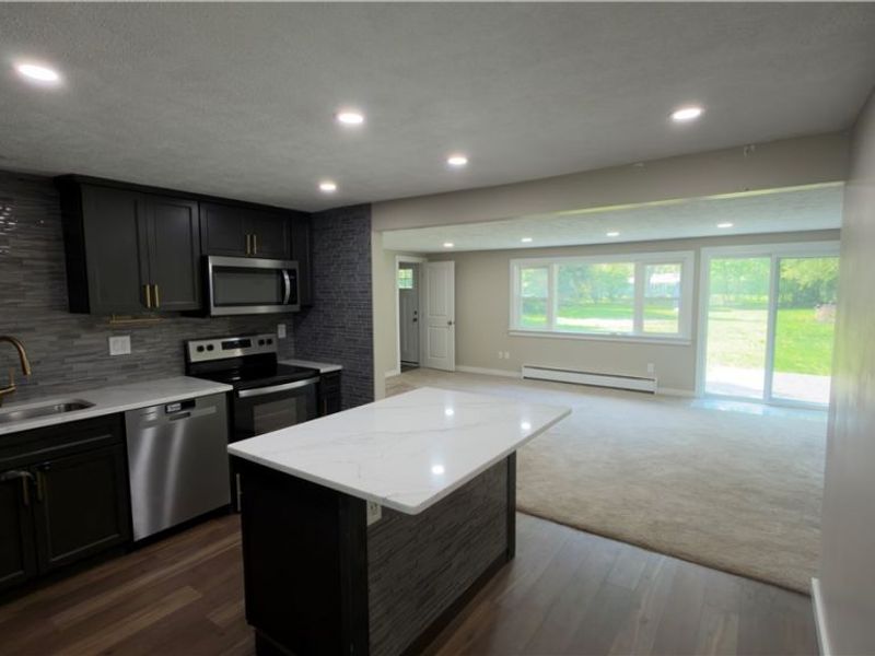 8796 Evergreen Drive , Mentor, OH 44060 Photo 3