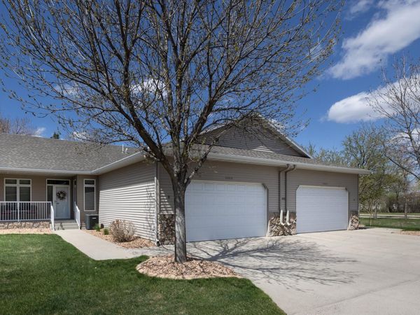 3260 40th Avenue S, Unit B, Fargo, ND 58104