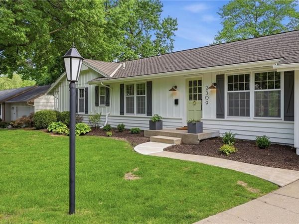 2309 W 104th Street, Leawood, KS 66206
