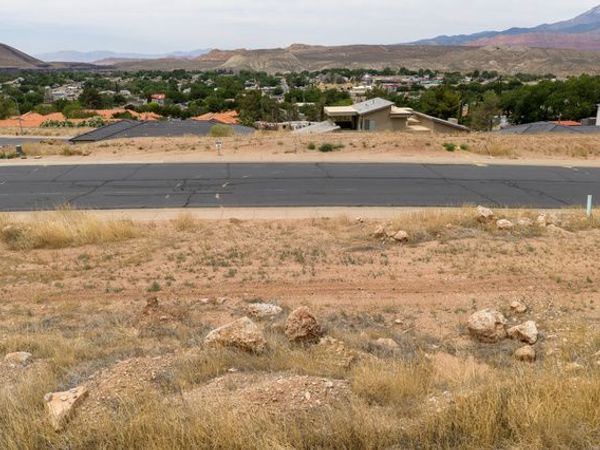 360 N 250 E, Unit 16, La Verkin, UT 84745