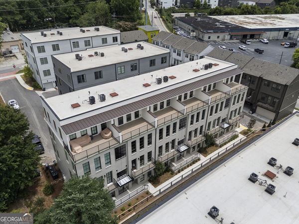 990 Bibbs Circle, Unit 34, Atlanta, GA 30318