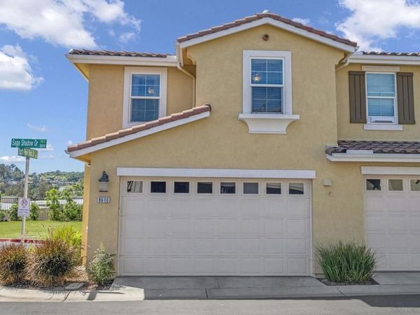 8610 Sage Shadow Dr, Lakeside, CA 92040