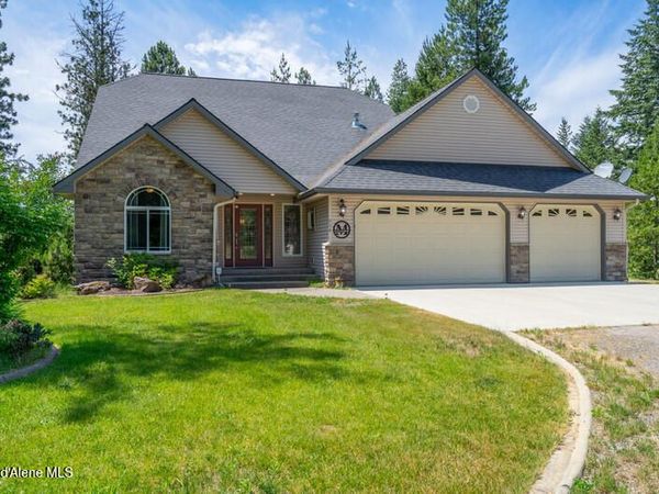 608 Country Club LN , Pinehurst, ID 83850