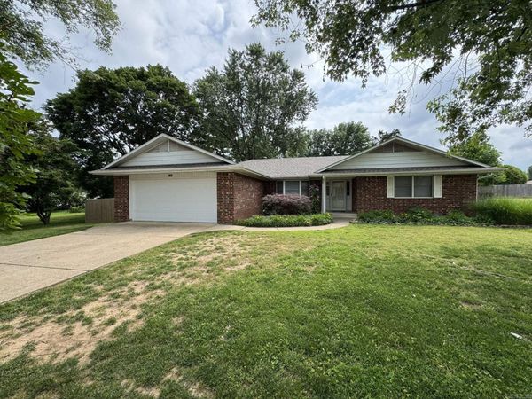 1709 Coachman Drive, Mountain Home, AR 72653