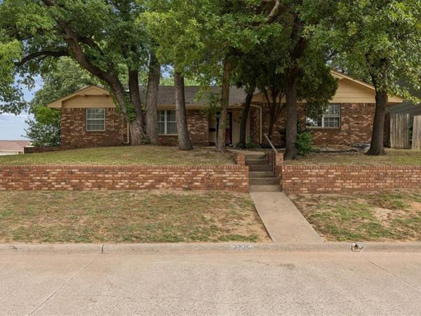 7725 NW 20th Street, Bethany, OK 73008