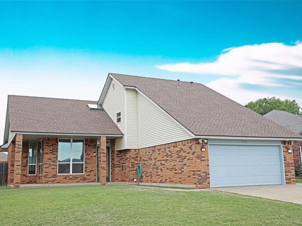 9301 Buttonwood Avenue, Moore, OK 73160