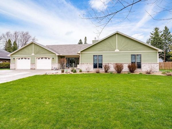 15 Vergennes St, Superior, WI 54880