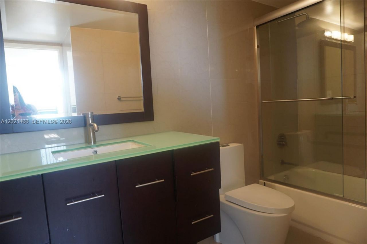 210 174th St , Unit 1904, Sunny Isles Beach, FL 33160 Photo