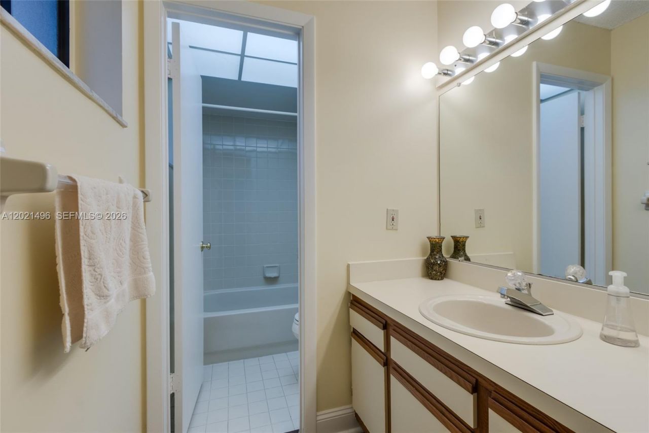 1420 Sheridan St, Unit 3H, Hollywood, FL 33020 Photo