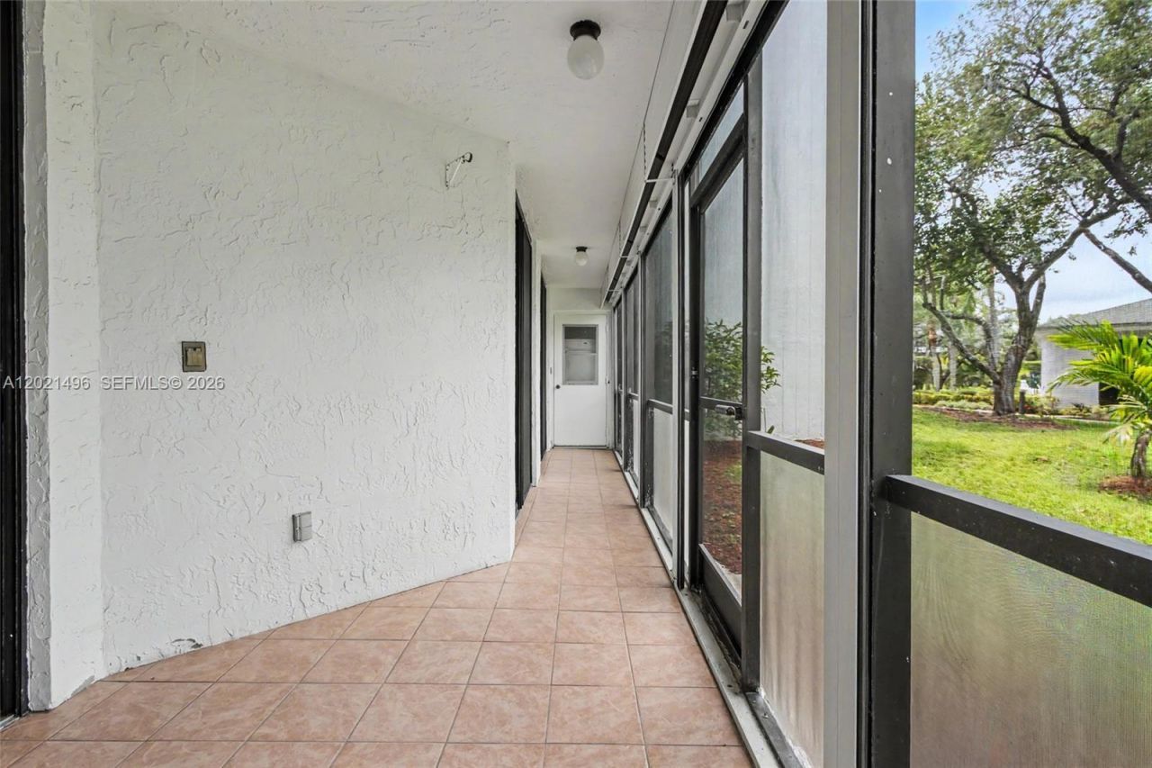 1420 Sheridan St, Unit 3H, Hollywood, FL 33020 Photo