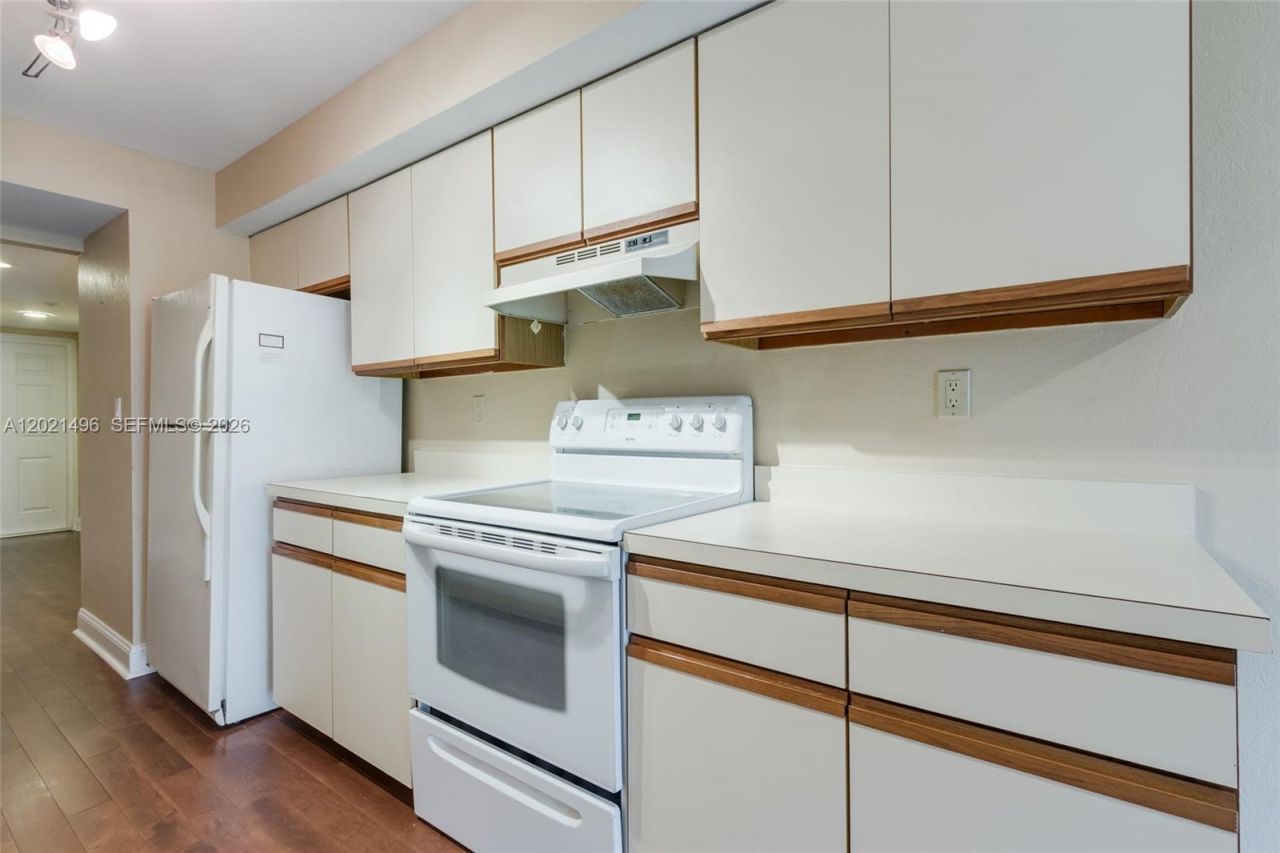 1420 Sheridan St, Unit 3H, Hollywood, FL 33020 Photo