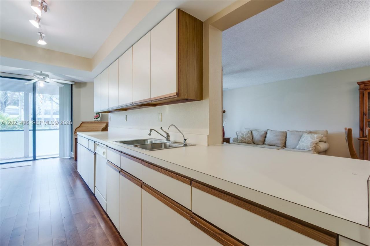 1420 Sheridan St, Unit 3H, Hollywood, FL 33020 Photo
