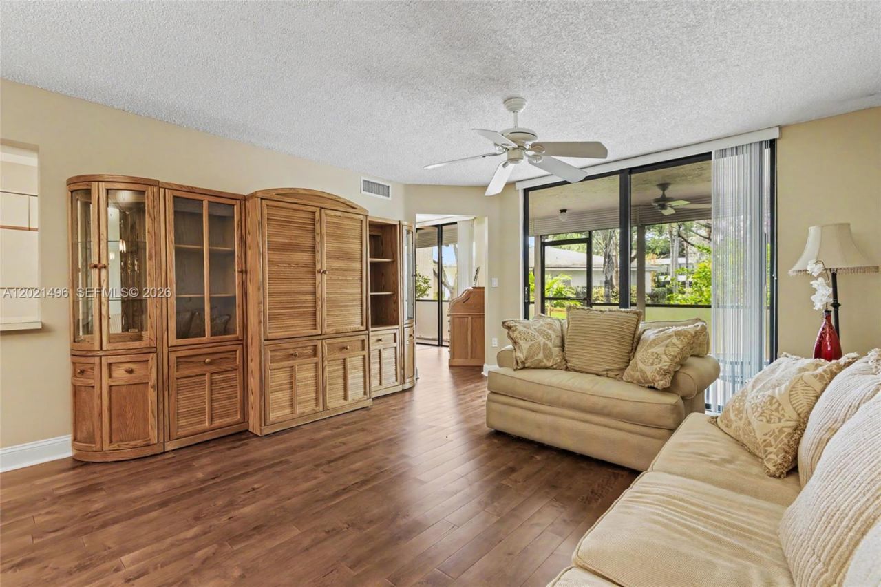 1420 Sheridan St, Unit 3H, Hollywood, FL 33020 Photo