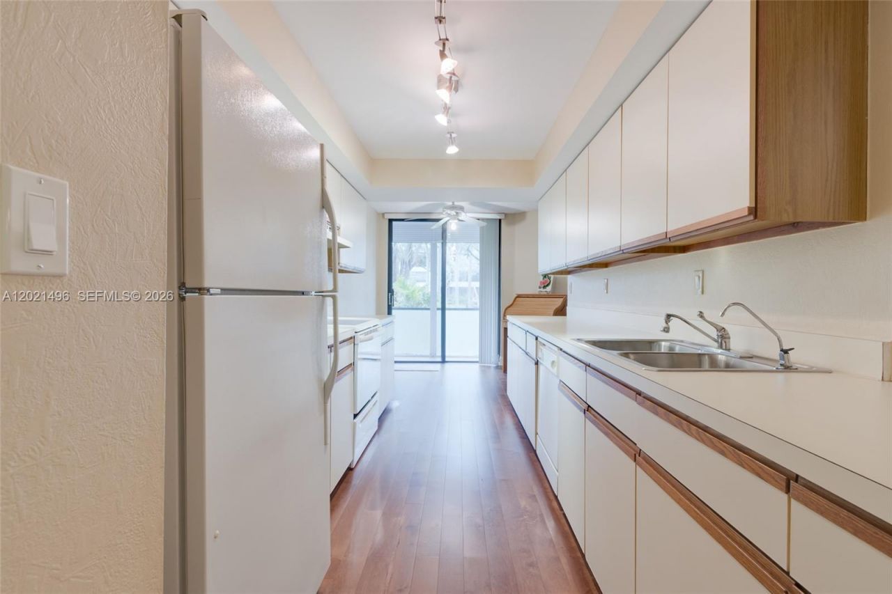 1420 Sheridan St, Unit 3H, Hollywood, FL 33020 Photo