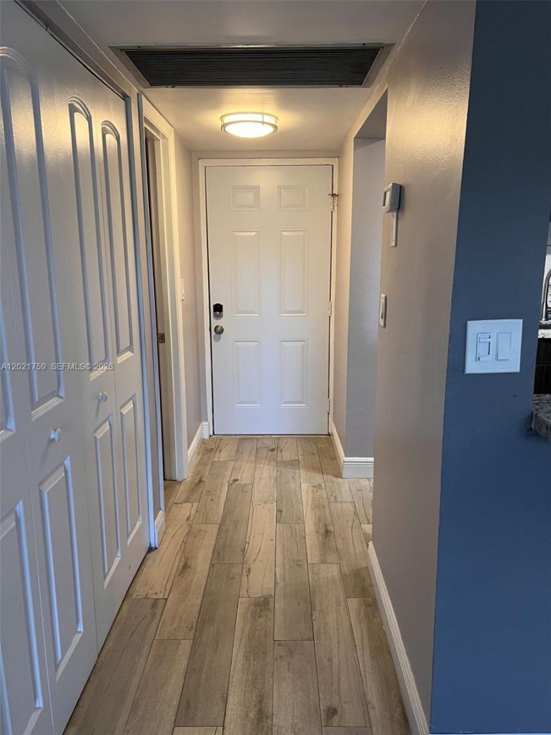 9440 SW 8th St , Unit 320, Boca Raton, FL 33428 Photo