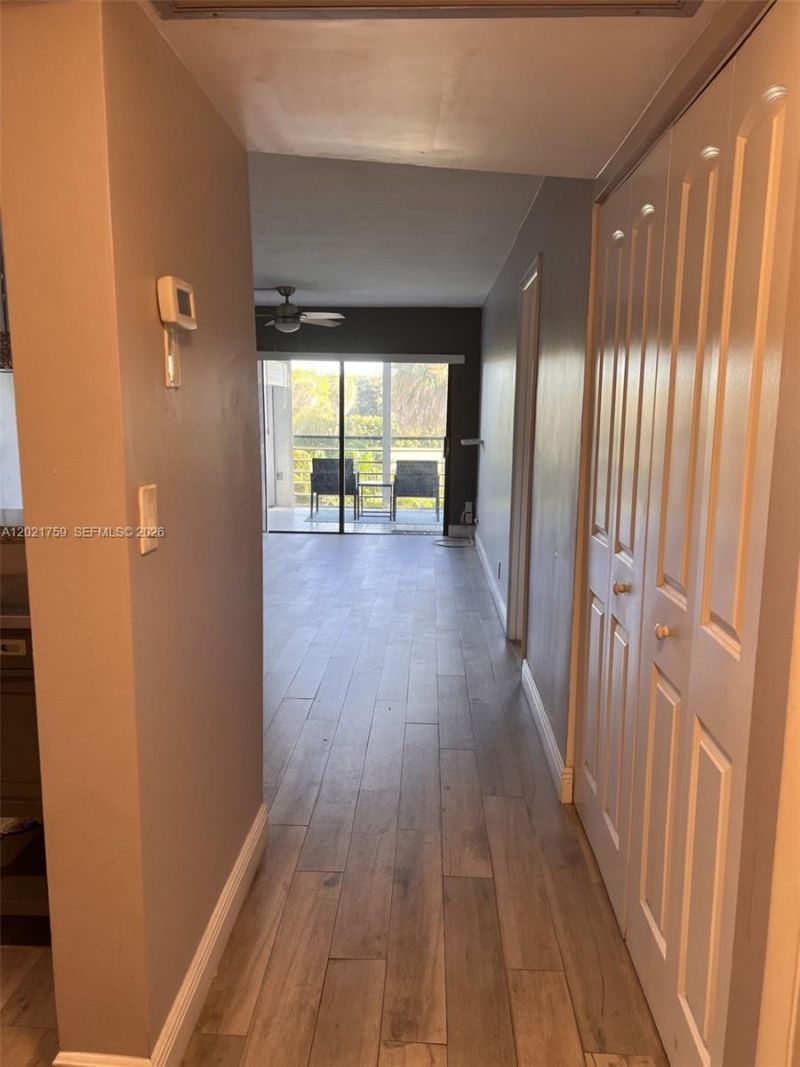 9440 SW 8th St , Unit 320, Boca Raton, FL 33428 Photo