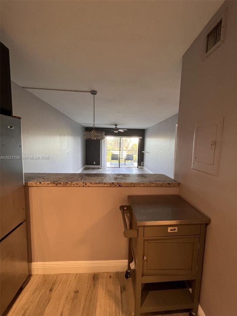 9440 SW 8th St , Unit 320, Boca Raton, FL 33428 Photo