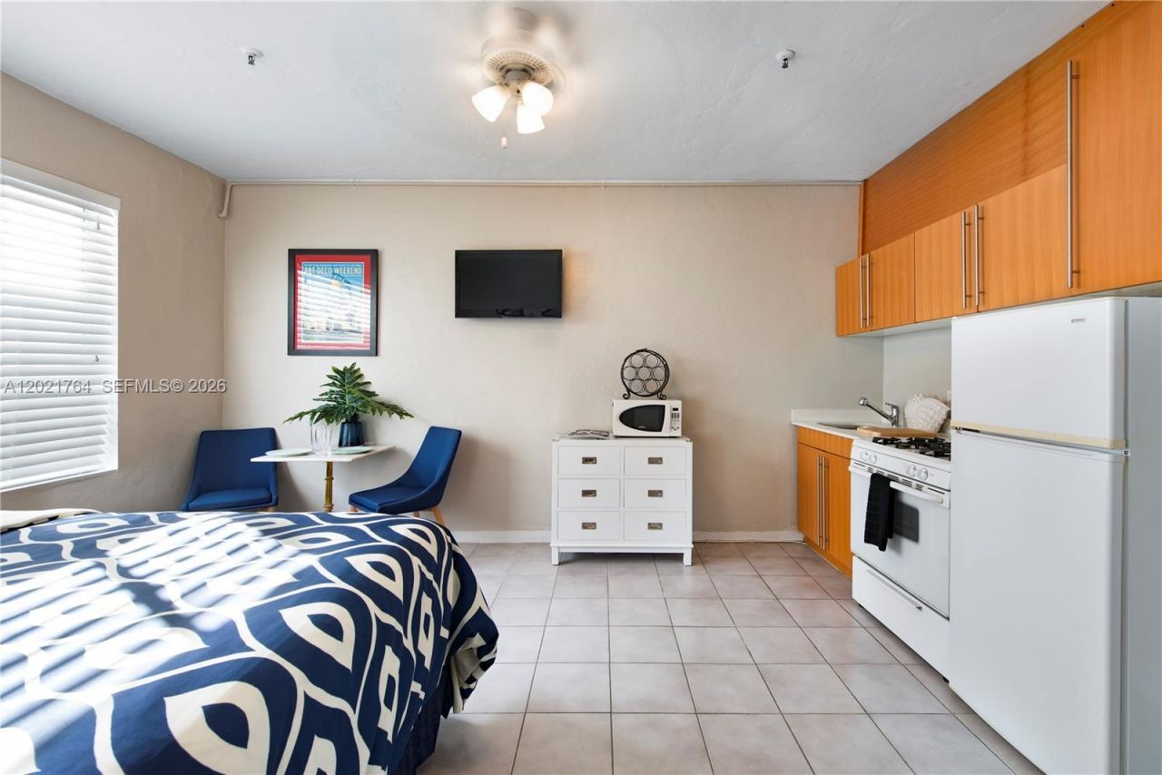3710 Collins Ave , Unit N-305, Miami Beach, FL 33140 Photo