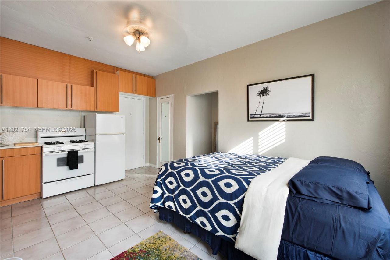 3710 Collins Ave , Unit N-305, Miami Beach, FL 33140 Photo