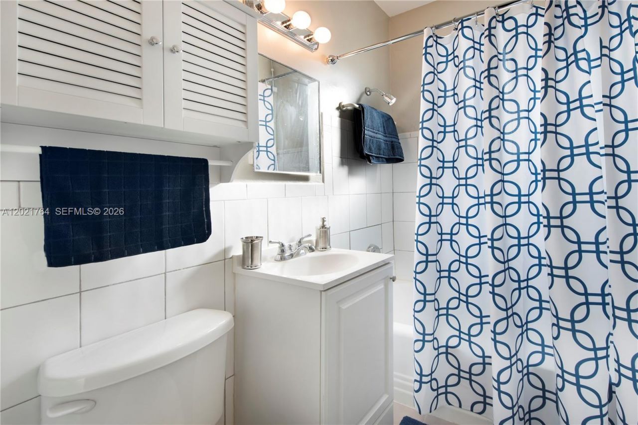 3710 Collins Ave , Unit N-305, Miami Beach, FL 33140 Photo
