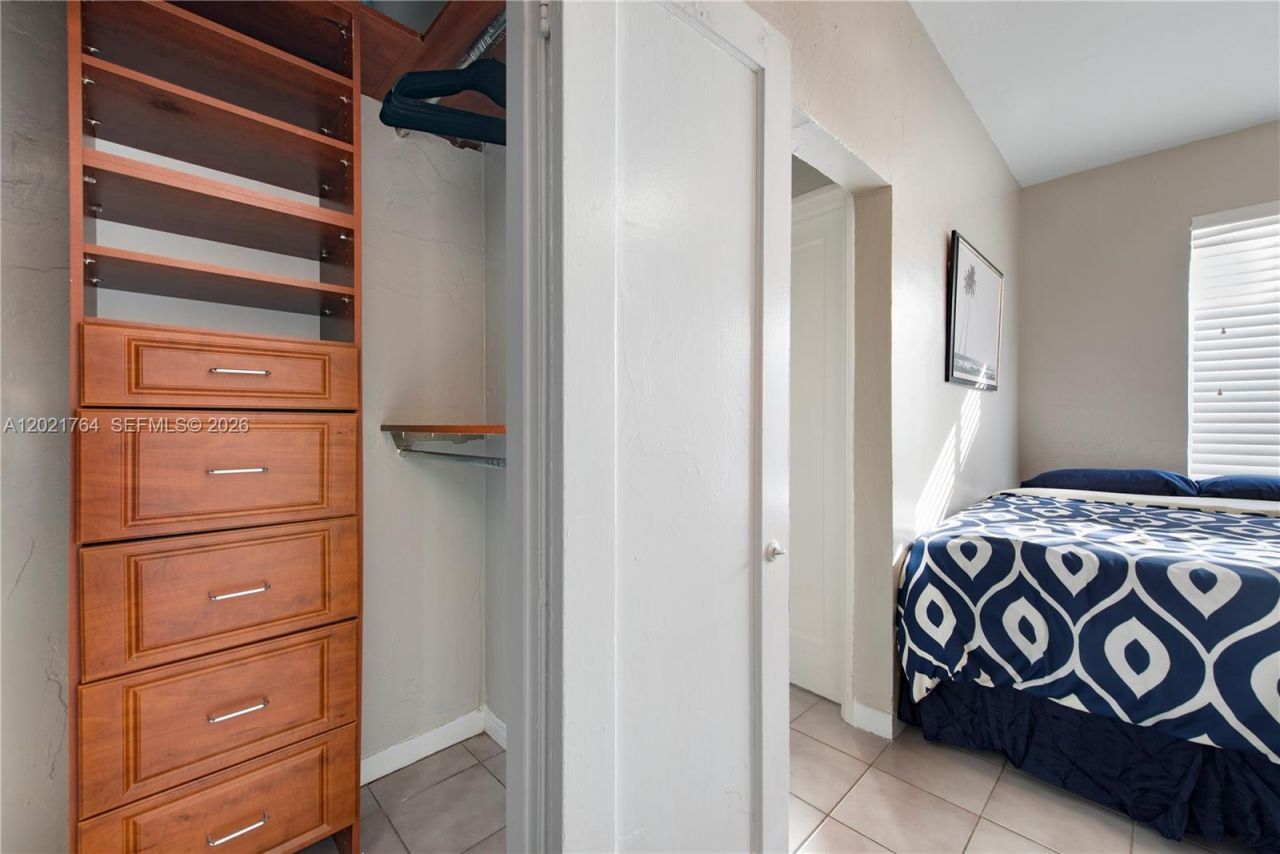 3710 Collins Ave , Unit N-305, Miami Beach, FL 33140 Photo