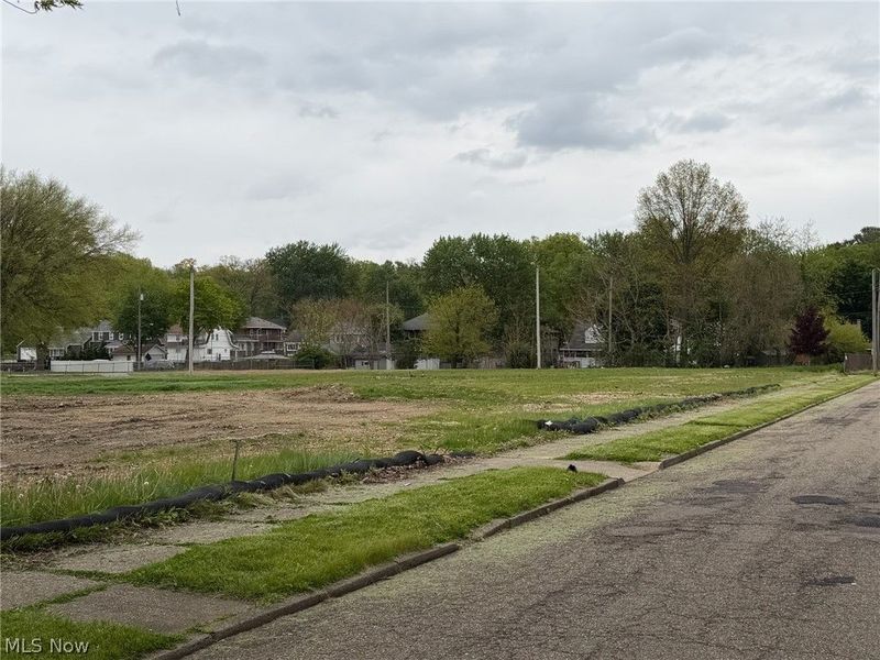 1212 10th Street NE, Massillon, OH 44646 Photo 2