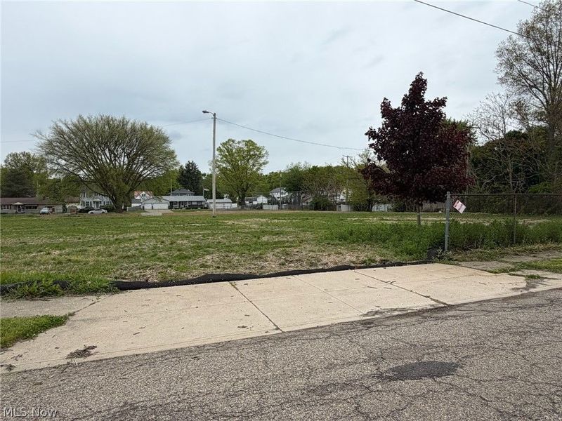 1212 10th Street NE, Massillon, OH 44646 Photo 3