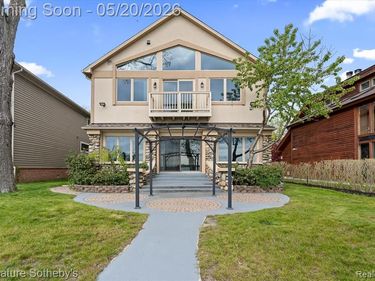 727 McDougal Drive, Waterford Twp, MI 48327
