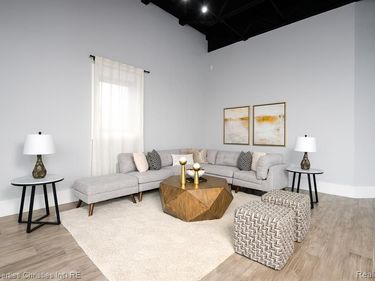 32686 Woodward Avenue , Royal Oak, MI 48073