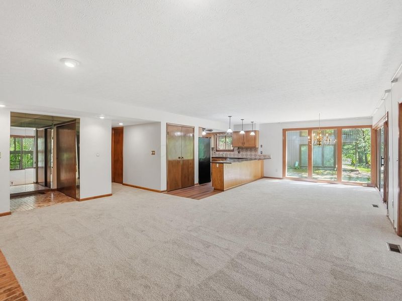 3155 Griggsview Court , Columbus, OH 43221 Photo 12