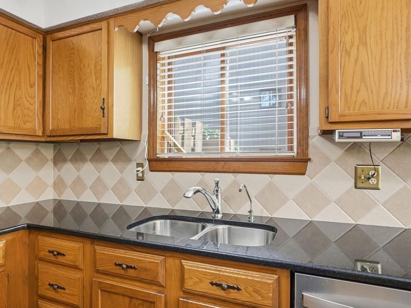 3155 Griggsview Court , Columbus, OH 43221 Photo 22