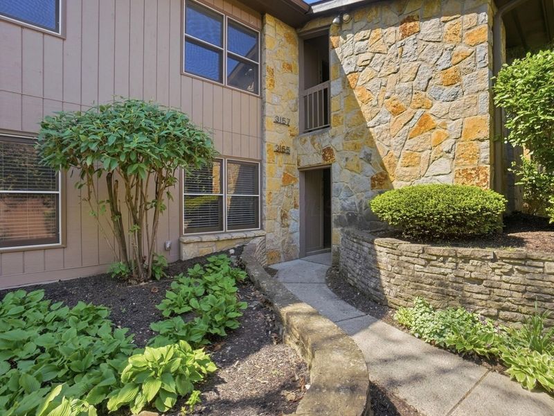 3155 Griggsview Court , Columbus, OH 43221 Photo 4