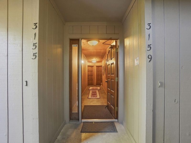 3155 Griggsview Court , Columbus, OH 43221 Photo 5