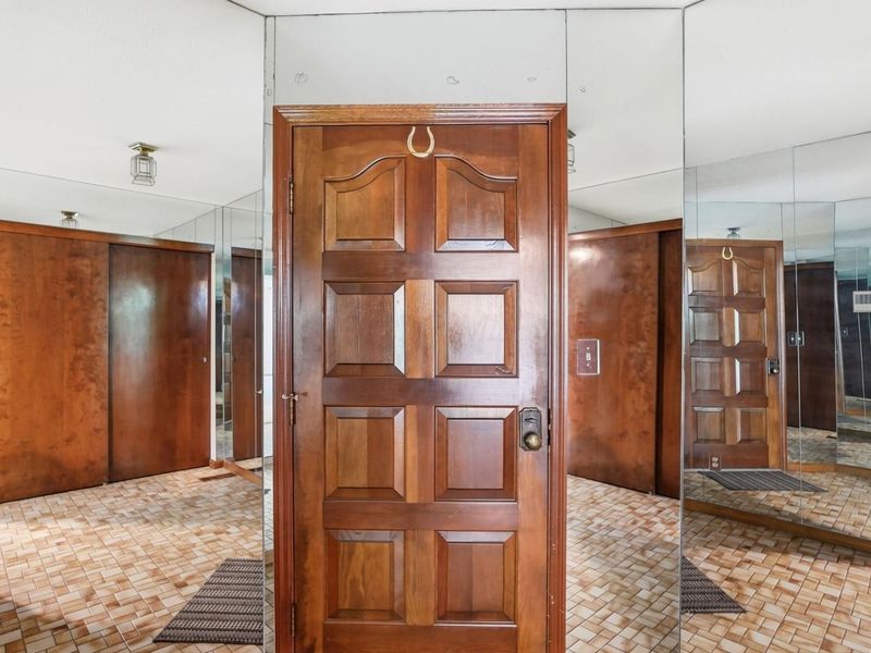 3155 Griggsview Court , Columbus, OH 43221 Photo 7