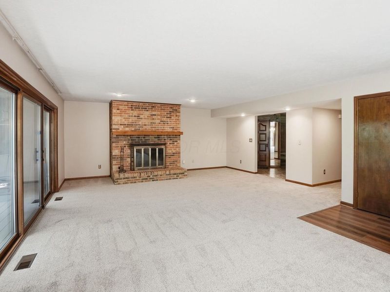 3155 Griggsview Court , Columbus, OH 43221 Photo 8