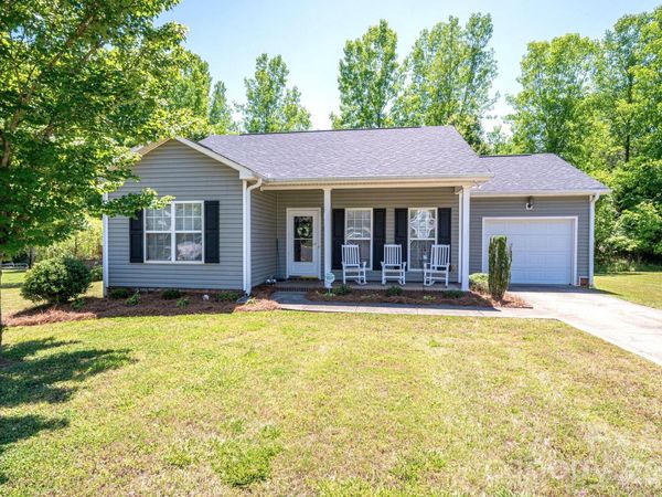 7212 Pinfeather Circle , Cramerton, NC 28032