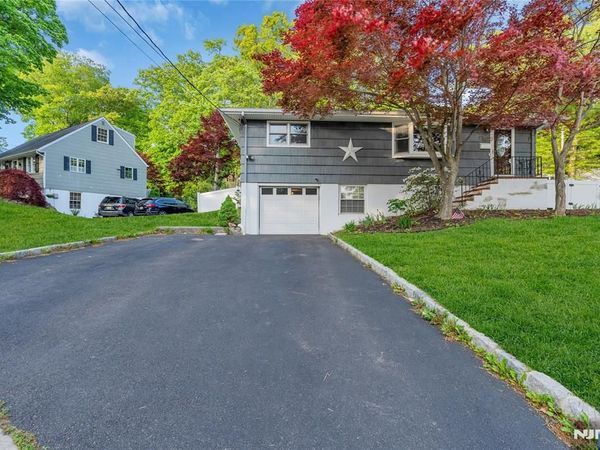 46 Rafkind Road, BLOOMINGDALE, NJ 07403