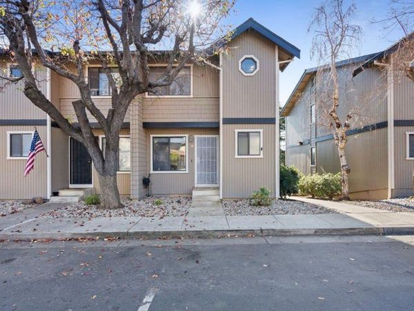 801 Nash Road, Unit B10, Hollister, CA 95023