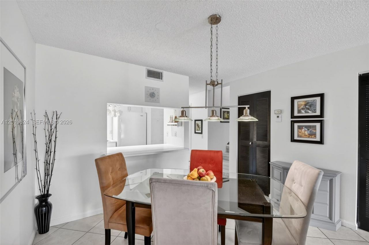 341 Waterside Dr , Unit 341, Hypoluxo, FL 33462 Photo