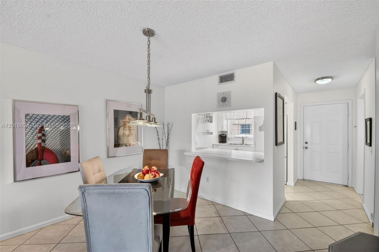 341 Waterside Dr , Unit 341, Hypoluxo, FL 33462 Photo
