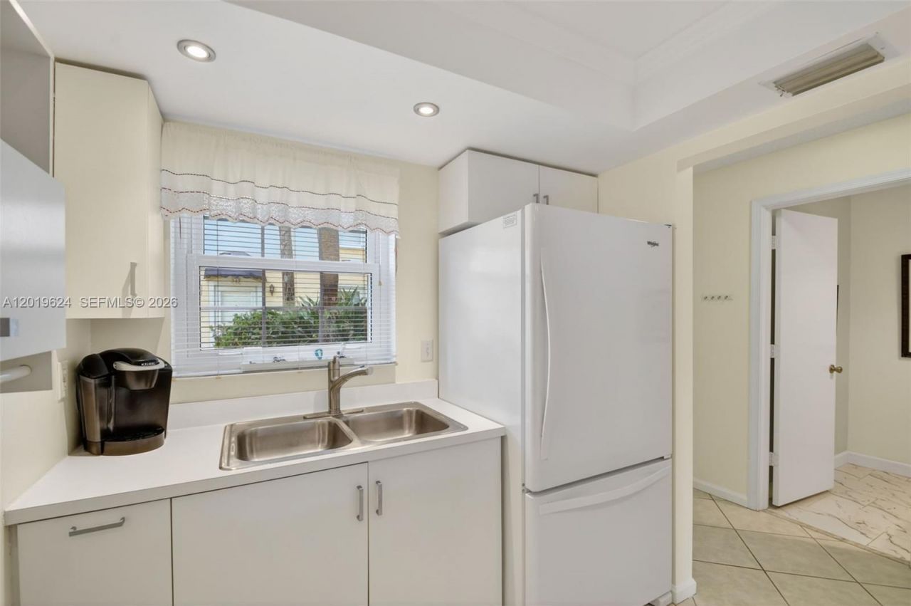 341 Waterside Dr , Unit 341, Hypoluxo, FL 33462 Photo