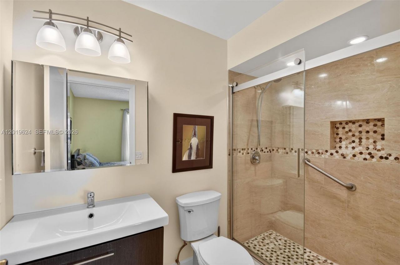 341 Waterside Dr , Unit 341, Hypoluxo, FL 33462 Photo