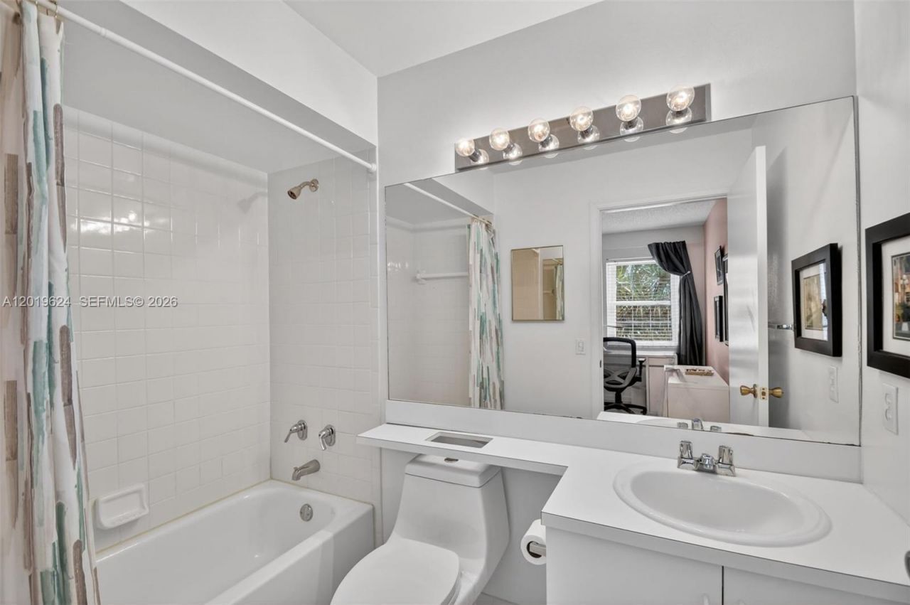 341 Waterside Dr , Unit 341, Hypoluxo, FL 33462 Photo