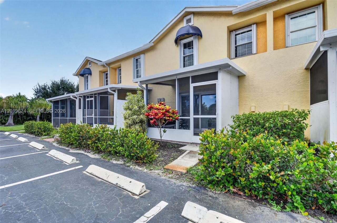 341 Waterside Dr , Unit 341, Hypoluxo, FL 33462 Photo
