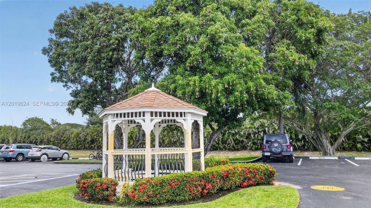 341 Waterside Dr , Unit 341, Hypoluxo, FL 33462 Photo
