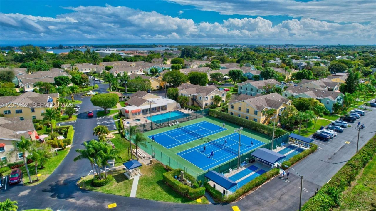 341 Waterside Dr , Unit 341, Hypoluxo, FL 33462 Photo