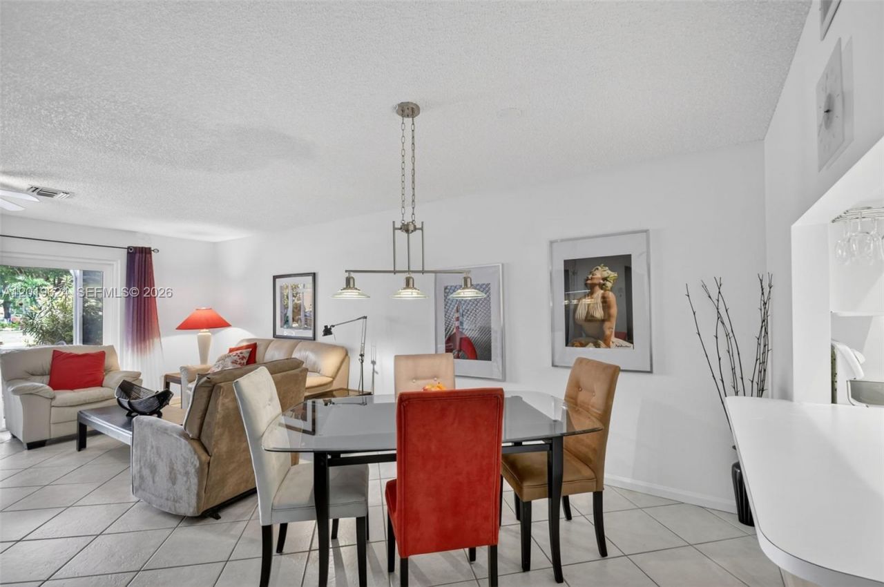341 Waterside Dr , Unit 341, Hypoluxo, FL 33462 Photo