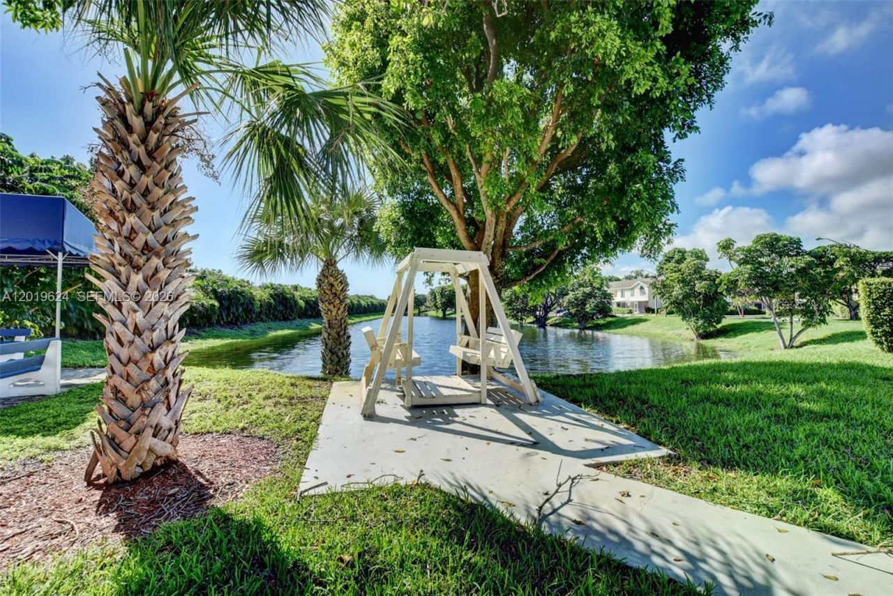 341 Waterside Dr , Unit 341, Hypoluxo, FL 33462 Photo